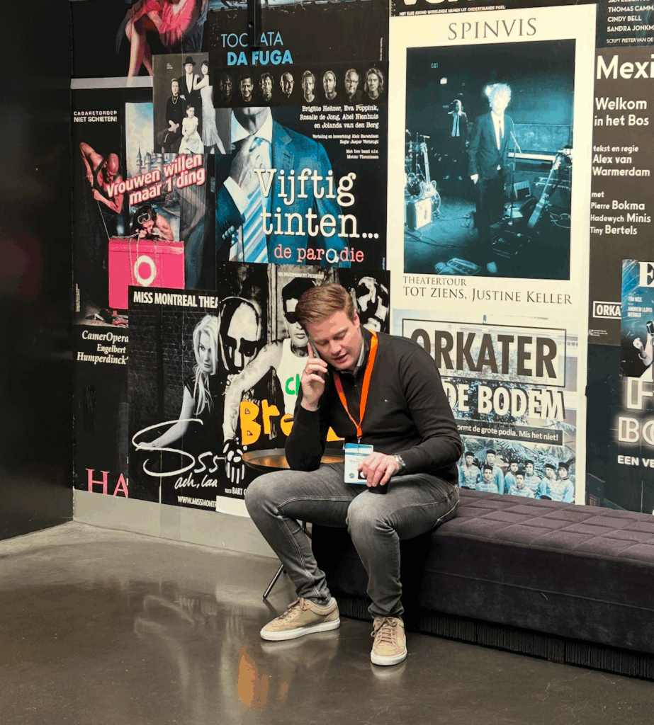 Niels Stalenberg aan het bellen