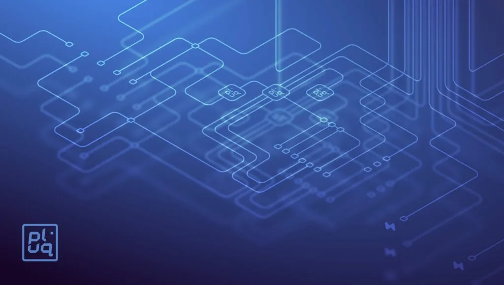 Abstraktes digitales Schaltkreismuster mit leuchtenden Linien und Formen auf einem blauen Hintergrund mit Farbverlauf, der an eine futuristische Technologie-Schnittstelle erinnert. Ein kleines, stilisiertes Logo ist in der unteren linken Ecke zu sehen.